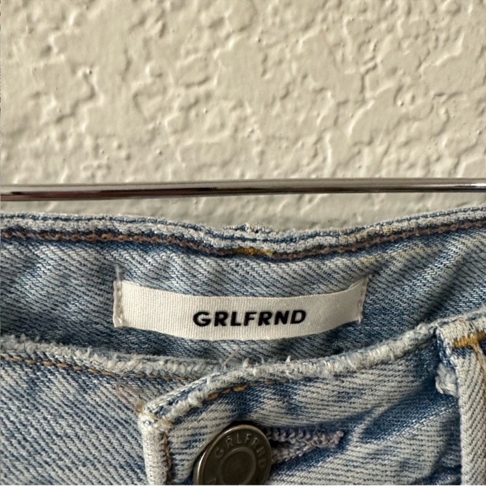 GRLFRND Carla in Keep Talking jeans
size 27 - Picture 5 of 13